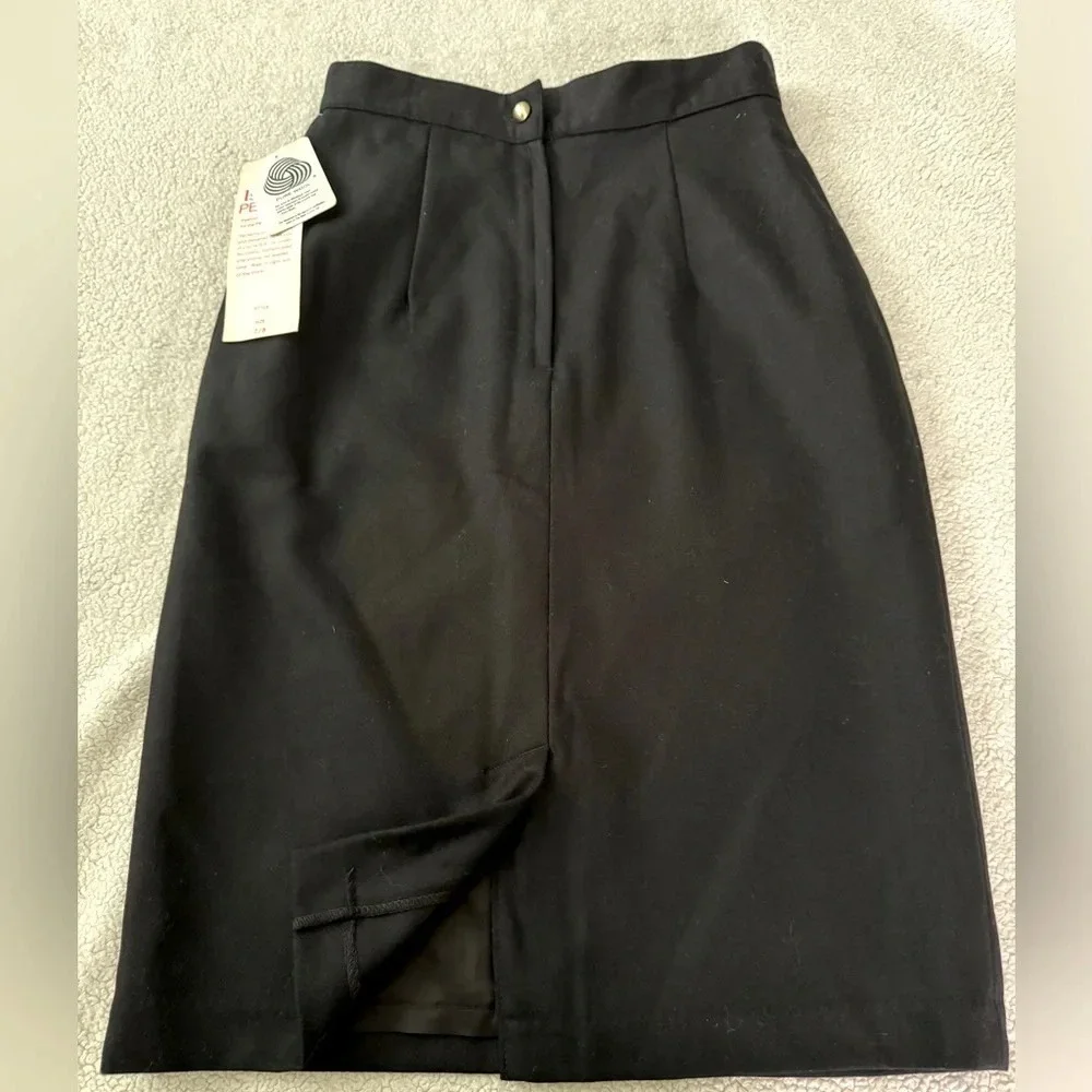NWT Block Island Petites 7/8 Black 100% pure wool lined pencil skirt